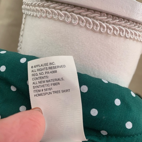 Dakin Country  Cottage Christmas Tree Skirt Homespun Tree Skirt By Applause Inc. - Picture 9 of 12